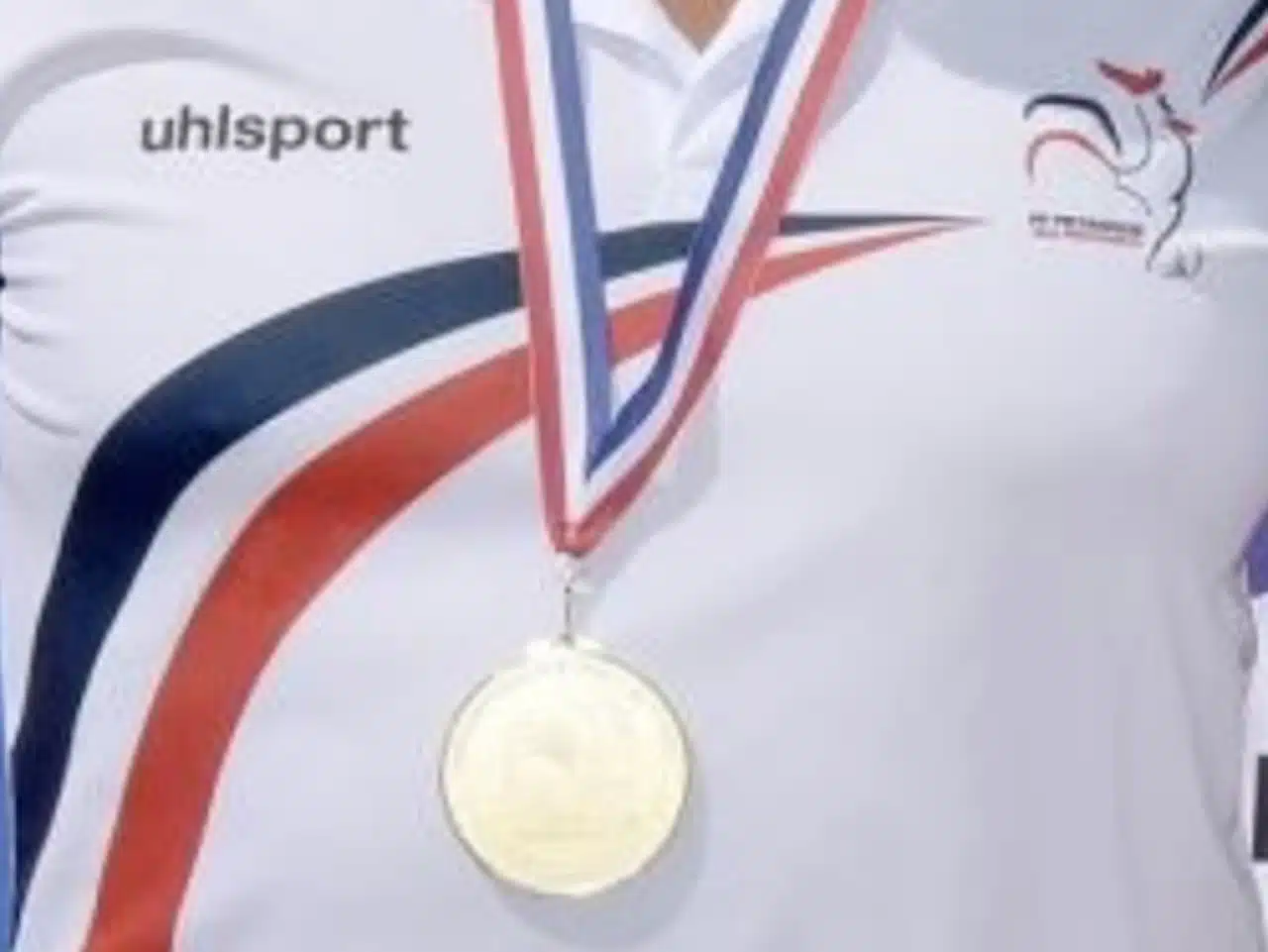 Maillot de champion de France de pétanque 2023 à gagner à Auxerre